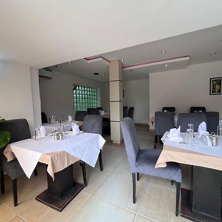 Blackwood Hotels Ikeja Exterior foto